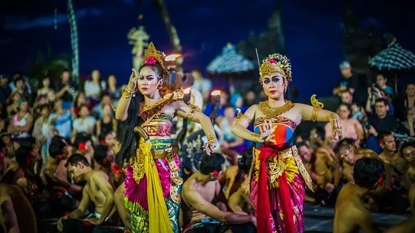 Seni Pertunjukan dan Ekspresi Diri